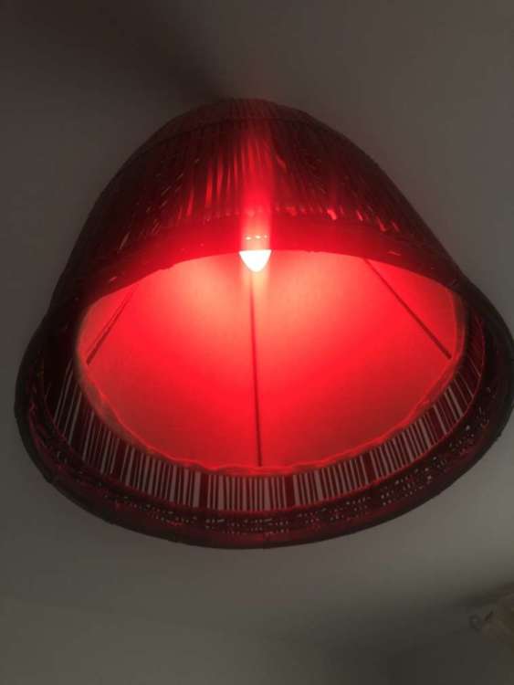 Lampadina Smart Candle colour di Innr rossa
