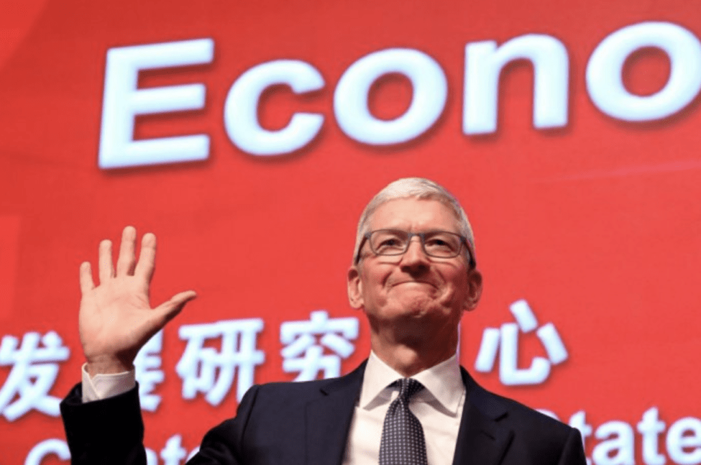 Trump risponde ad Apple e Cook risponde a lui.