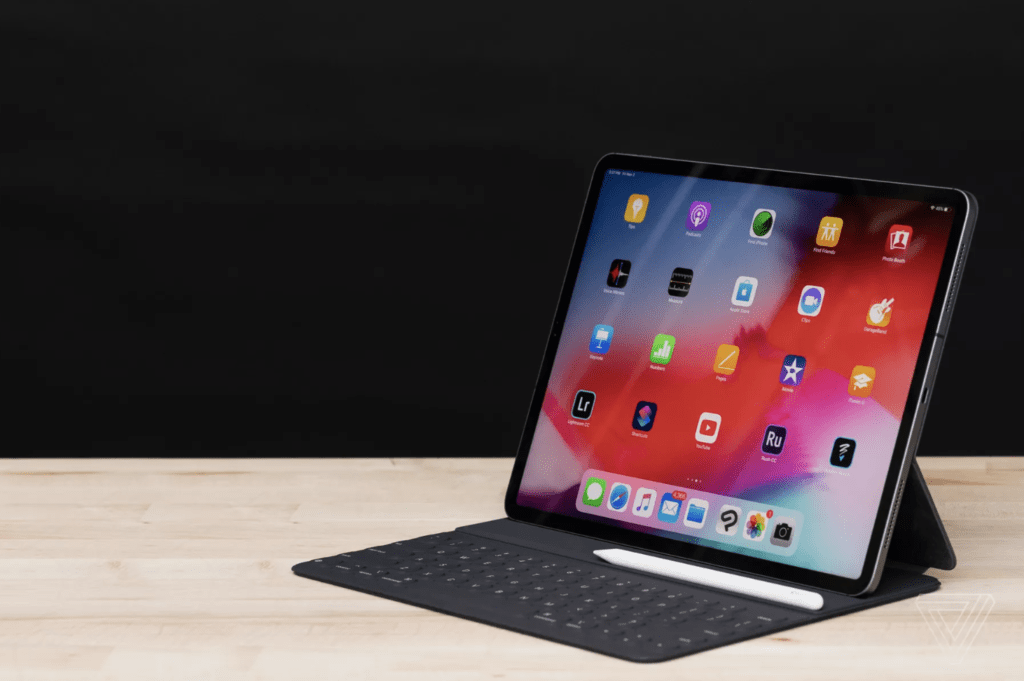 iPad Pro con tripla fotocamera: il debutto a Ottobre